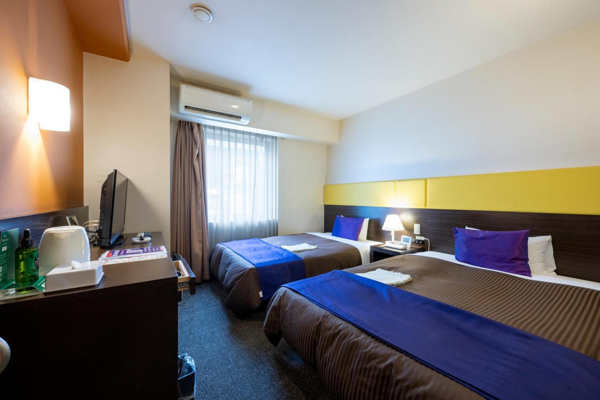 Hotel 1-2-3 Takaszaki Kültér fotó