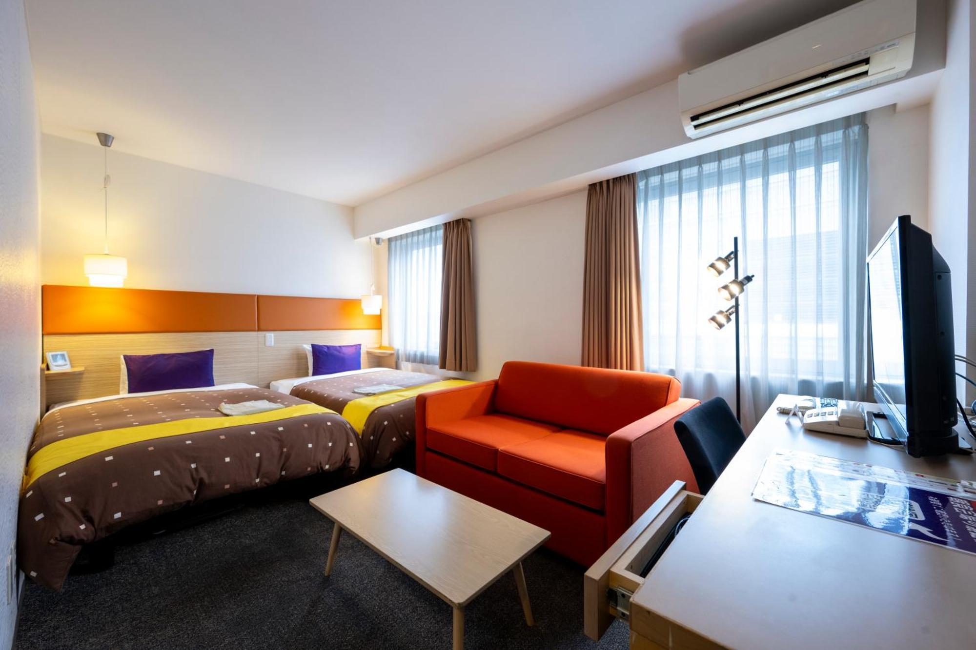 Hotel 1-2-3 Takaszaki Kültér fotó