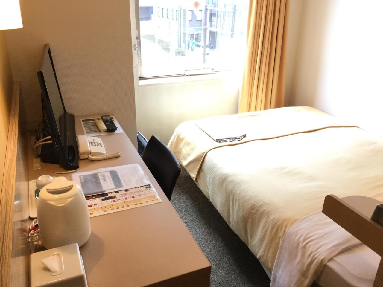 Hotel 1-2-3 Takaszaki Kültér fotó